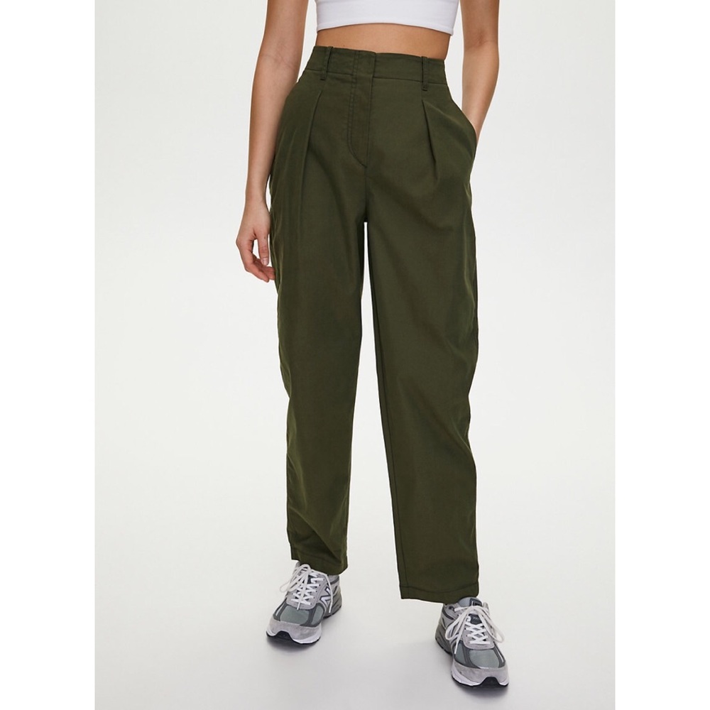 Aritzia Wilfred Day Off pants in light green